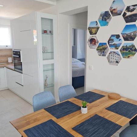 Holiday Apartment Marijana Kastela Bagian luar foto